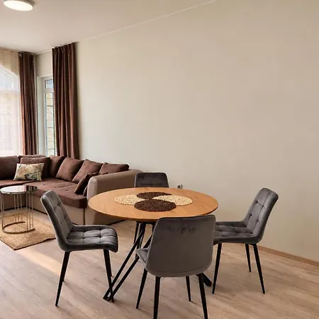 Apartament Atea Poolside & Steps From The *